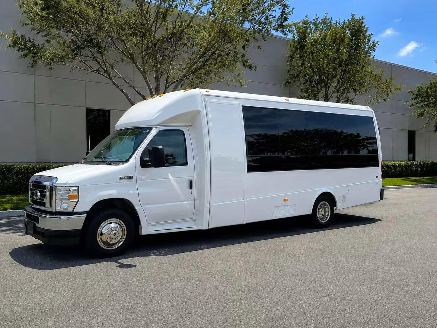 northglenn 15 passenger minibus rental