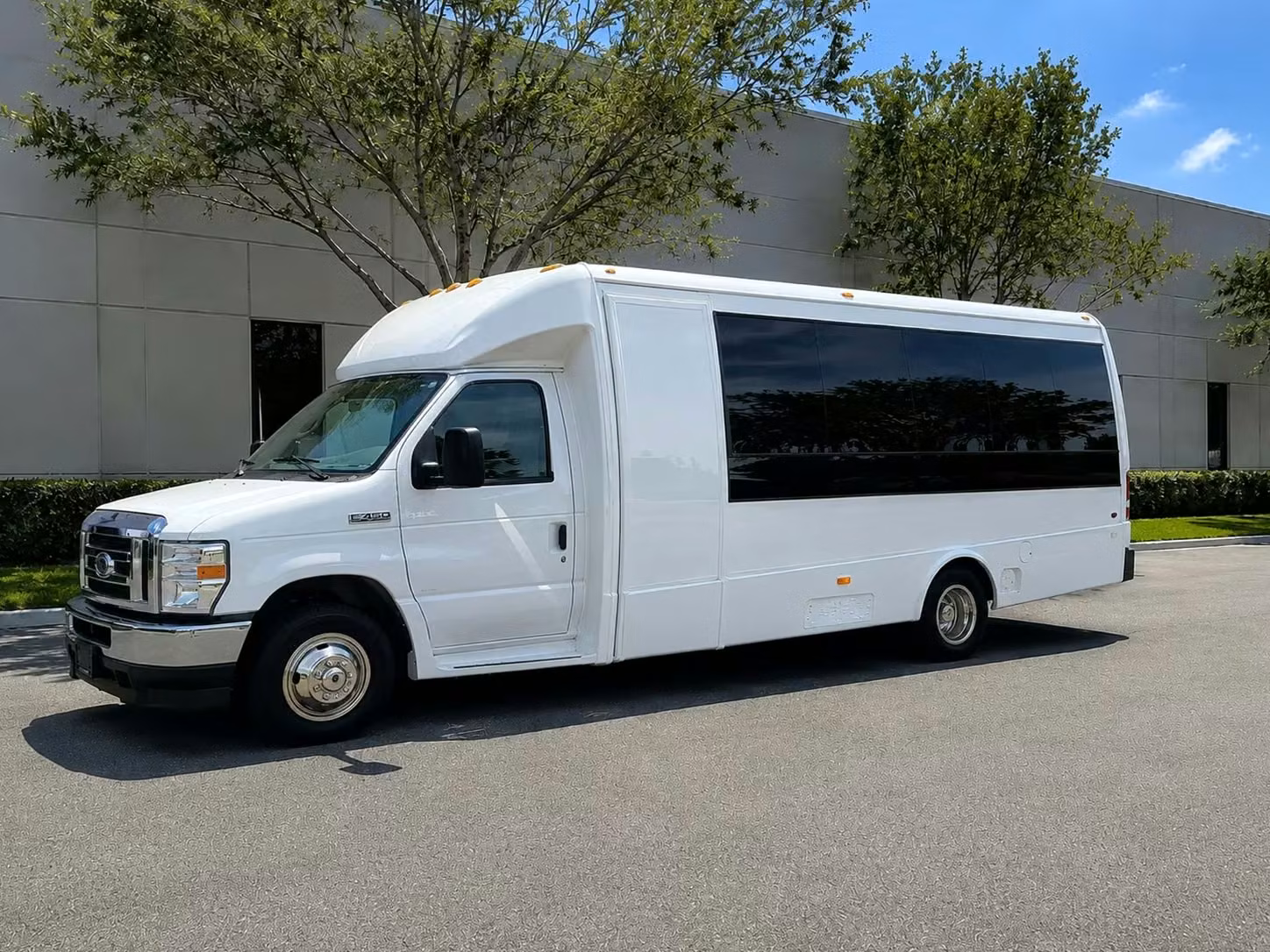 15 passenger minibus